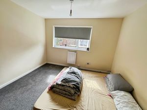 Bedroom - click for photo gallery
